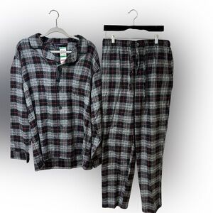 NWT Men’s  Plaid Pajamas Set -  size Large Black and Red